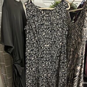 Connected Apparel Black and White Midi Dress